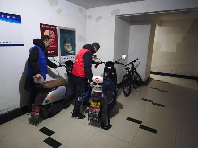 11月1日起实施，电动车、三轮、四轮车上路“3罚2扣”，车主注意