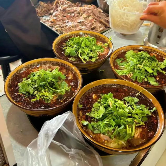 成都出发，8月最值得去的6座避暑小城，盲选都好玩！