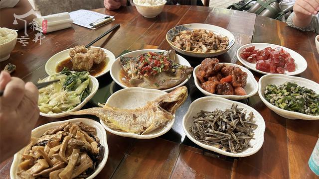 海南旅游，这3顿饭让我印象深刻，有失望有满意，你看看怎么样？