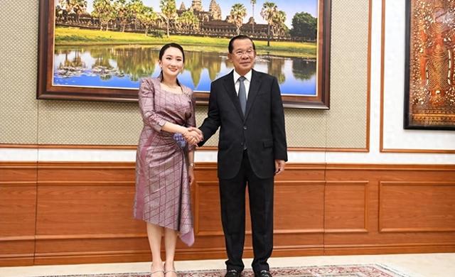 在确认中国不会出兵后，特朗普强势介入泰柬冲突，一场豪赌开始了