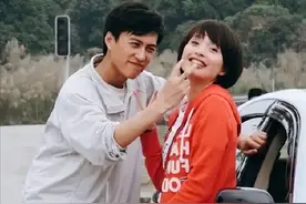 李佳：二婚嫁给靳东，婚后高龄生下两个儿子，如今被宠成了宝图片