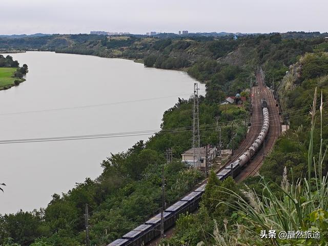 成都一日游（3）：沱江畔的一日奇遇：铁路轮渡与古镇慢时光