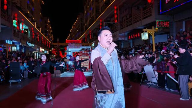 【冬游舟曲 簪花迎春】“西街七点半·文化大集市” 点亮夜色 共赏风华