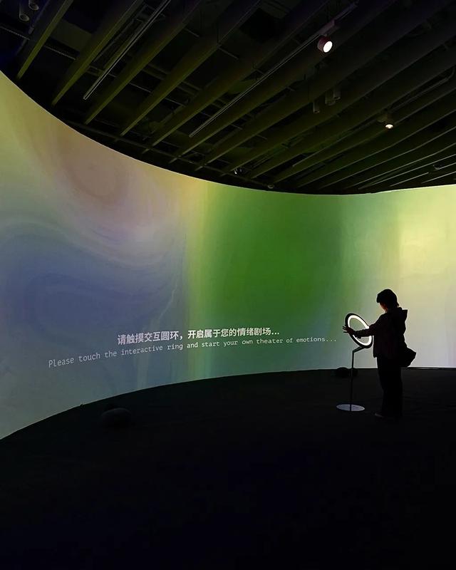 青岛市第一高楼的浪漫，坐拥城市至高视点……