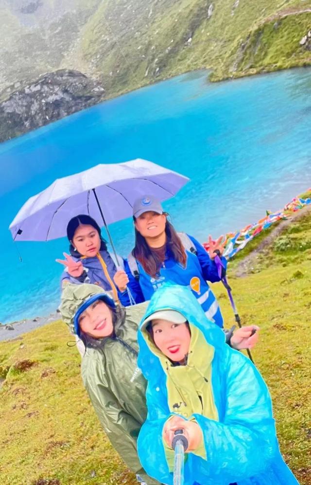 终于在西藏找到了一颗“蓝色心脏”——雨中探访古如拉措