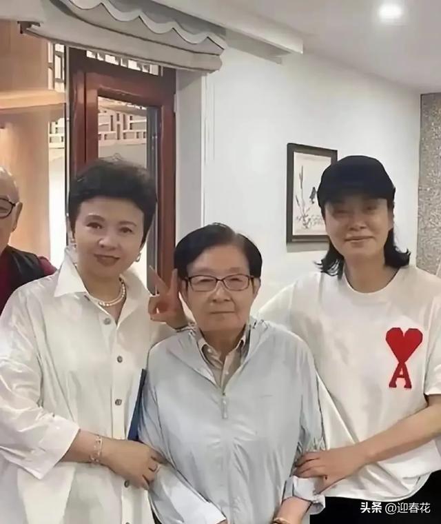 北京聚会：时髦的蔡国庆 变老的董文华，都败给了豪门守寡的毛阿敏