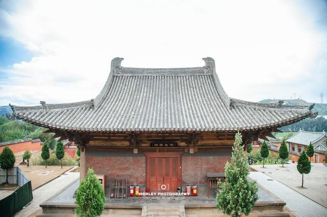 被誉为“无扇之城”的冷门避暑城市，夏季均温26℃，人文不输大同