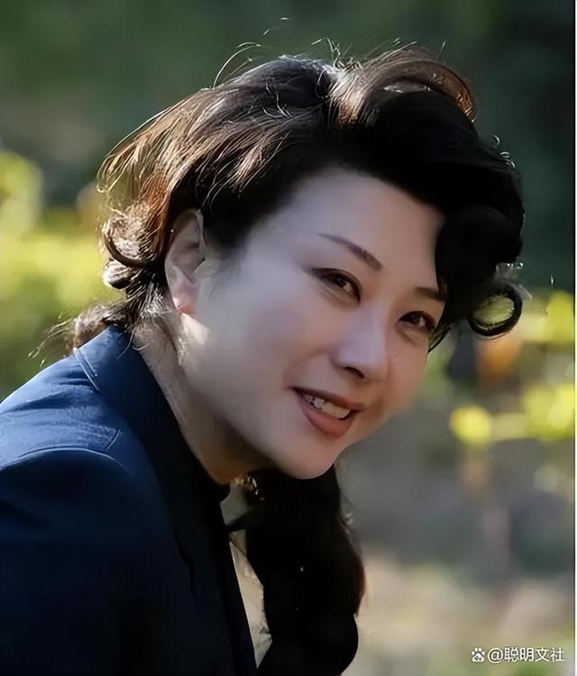 权色交易、陪睡上位	，她压根不沾边，简直是娱圈的一股“清流”