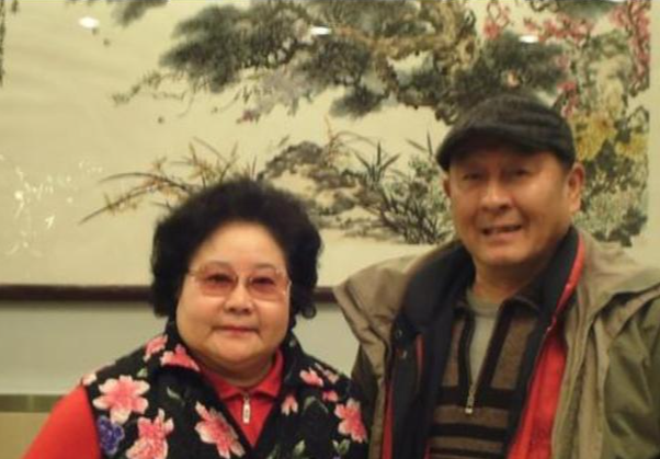 82 岁京剧叛徒归国遭痛骂：吃里扒外，37 年里是叛国还是逐梦？
