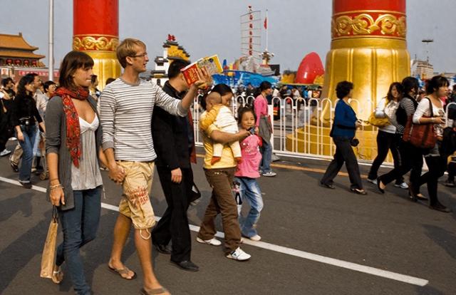 大量美国游客涌入中国，玩了几天后，不吹不黑，中国比美国强多了