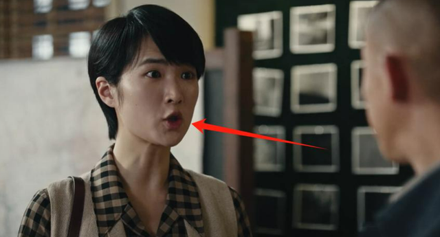 收手吧！资本家的“丑孩子”，笑的比哭还难看，别霍霍观众眼睛了