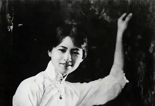 林徽因去世70年，我才读懂她的《你是人间四月天》