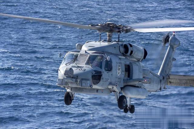 美军战机离奇坠入南海，仅仅24小时后，特朗普亲自宣布“破案”