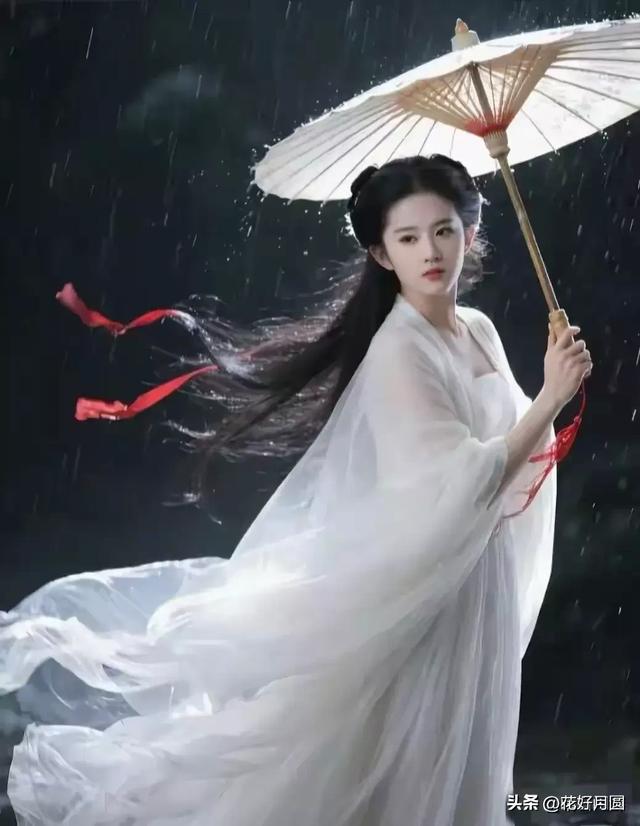 2025中秋晚会，神仙姐姐刘亦菲嫦娥造型惊艳全网，仙女下凡具象化