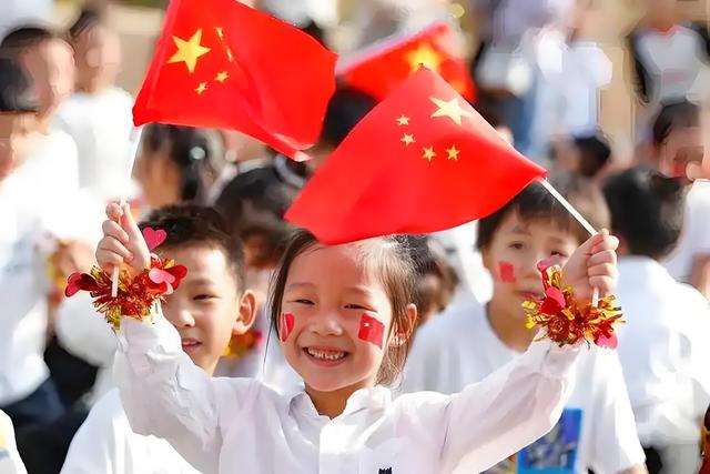 这个世界十分诡异，西方发达国家好像原地踏步等了我们30年