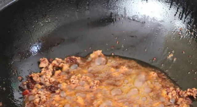 这才是豆腐最正确的做法，开胃下饭又解馋，比吃红烧肉还过瘾