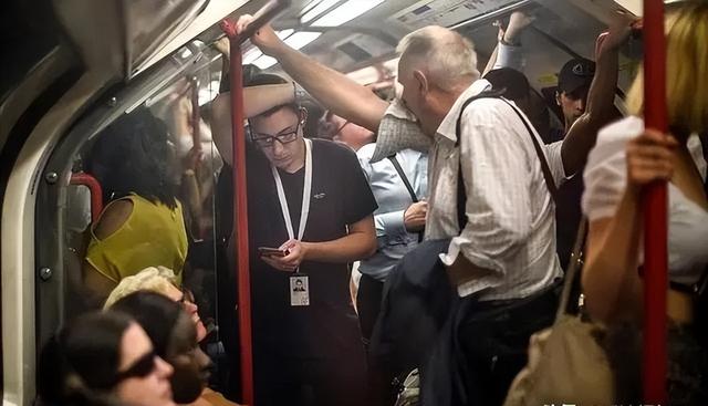 老外这样看各国地铁：印度干净，日本舒适，英国古典，中国呢？