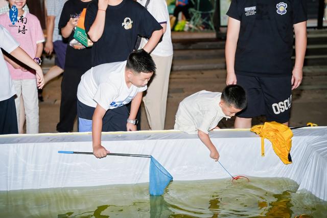 泼水捞鱼泡泡战！南浔古镇“嬉水节”清凉开幕，嗨翻夏夜！