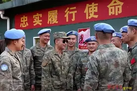 杜富国伤残了为什么还能留在部队？图片