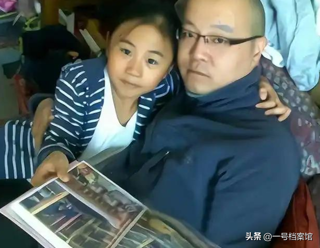 原来我们都被骗了！窦唯的落魄潦倒是假象，北京四合院才是真底气