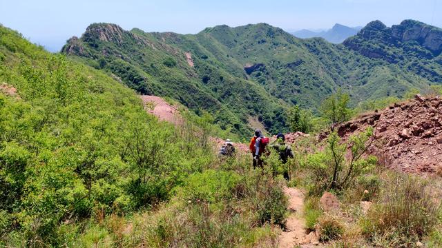 牛山寨-三帽山-三清观-金华寺-情人谷，28公里的穿越线，美哉险哉