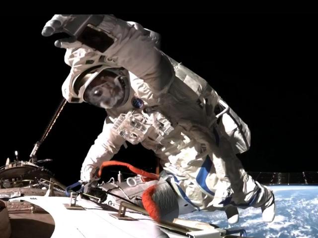 神舟二十遇碎片撞击？中国载人航天应急救援，7天就能接回航天员