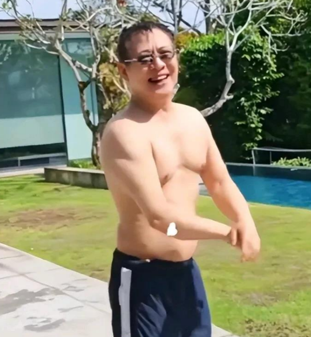 李连杰“返老还童”事件，走向越来越玄乎，难怪向太坐不住了！