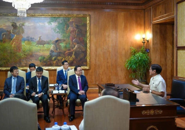 中国驻菲大使离任，马科斯罕见表态：决不让南海问题左右两国未来，背后有何玄机？