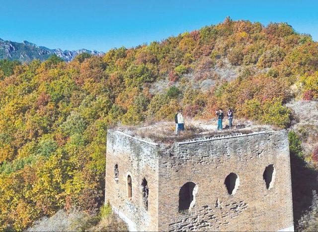 秋染秦皇共浪漫