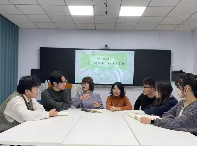 宁夏“装死	”小羊走红身价飙升至30万元 专家发声：“装死绝技”缘于遗传缺陷，可以选择性繁殖更多只