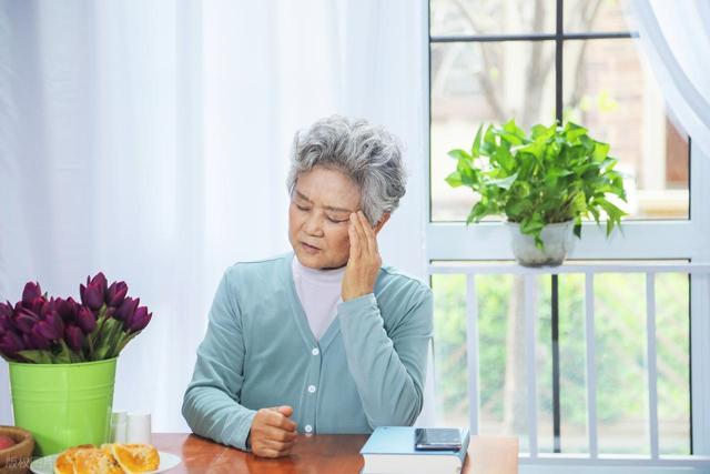 梦见家人生病，到底是好事还是坏事？梦里的细节真实暗示了这两点