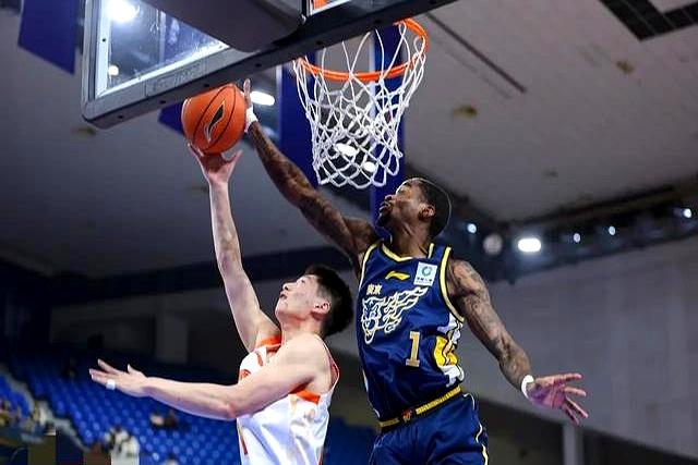 广东男篮各球员优缺点分析！个人认为，其新赛季成绩保底四强。