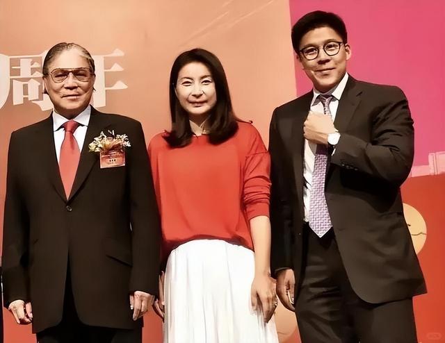 结婚13年，44岁郭晶晶再次迎来喜讯	，官媒发文，终于等到这一天