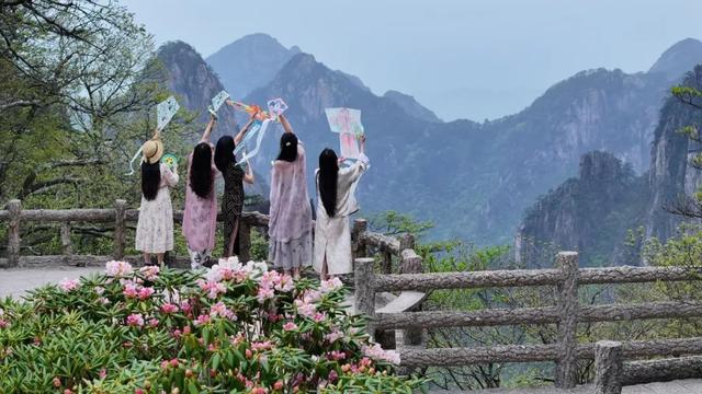 云海为幕 松涛为号——2025黄山旅游夏季山林度假生活季焕新启幕