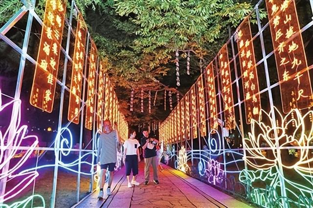 地铁直达！2025年“青岛之夏”艺术灯会保姆级攻略来了