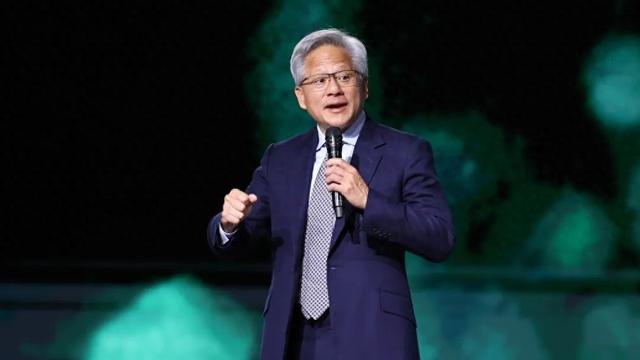 48小时内，美方启动三项调查，特朗普对华摊牌，黄仁勋说了大实话