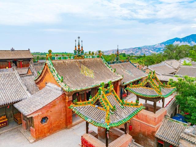 太原自驾2小时，抵达鲜为人知的“琉璃王国”，城内所有景点免费