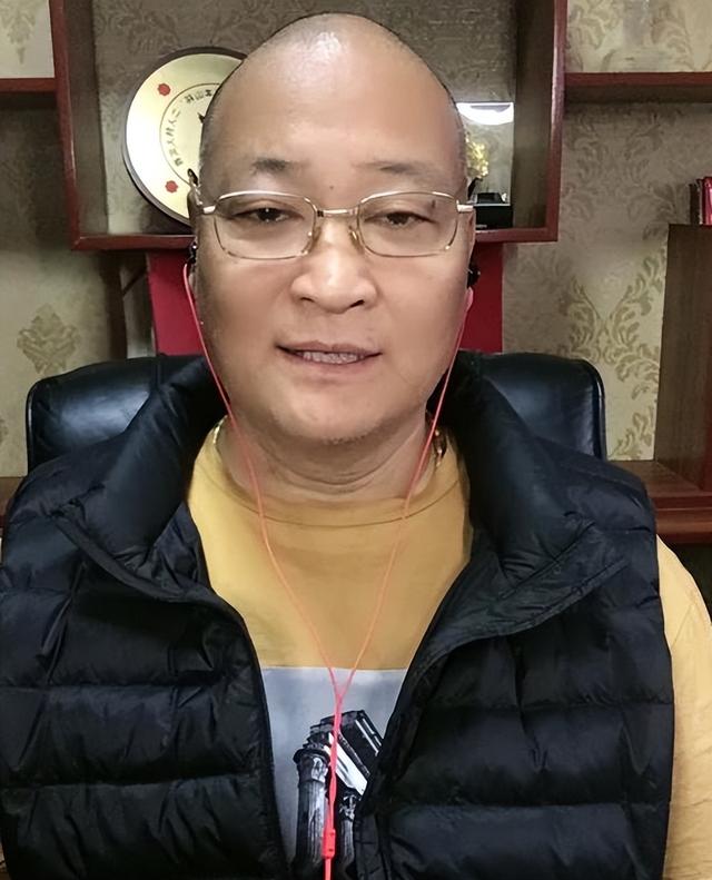 闫学晶风波再升级！一人被行拘	，婚变丑闻被扒，贤妻人设彻底崩塌