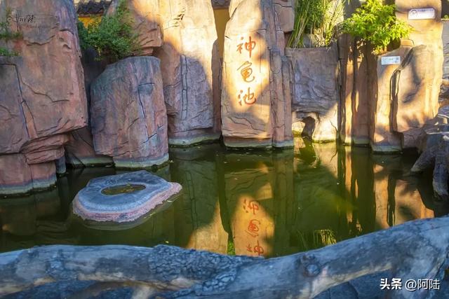 环荆州古城一圈，打卡天下第一关羽祠，叹往昔峥嵘岁月稠
