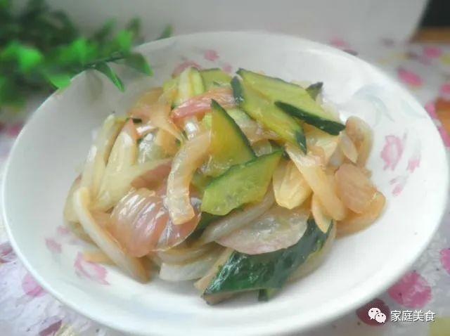 洋葱和“它”炒一炒，比肉还香，2天吃一顿，肠道轻松更苗条！