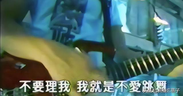 谢霆锋公开征集素材做纪录片？网友：把他跳舞的视频发给他看！