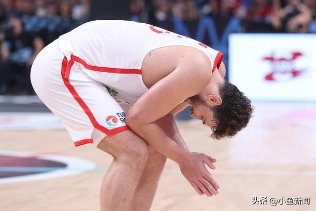 申京表现低迷最后2罚全丢 正负值-16