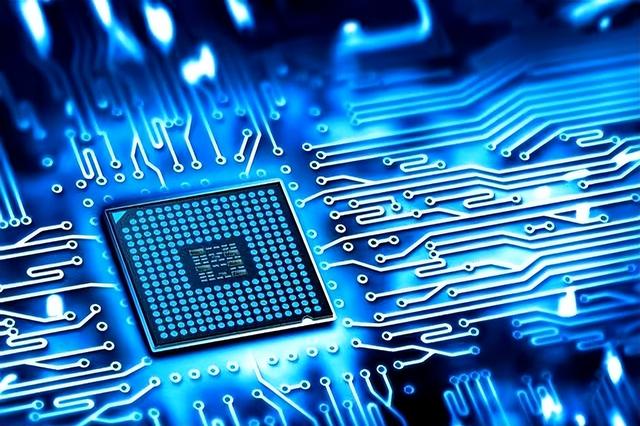这也能赖中国？美媒：美芯片价格暴跌90%，都怪中国不肯买！