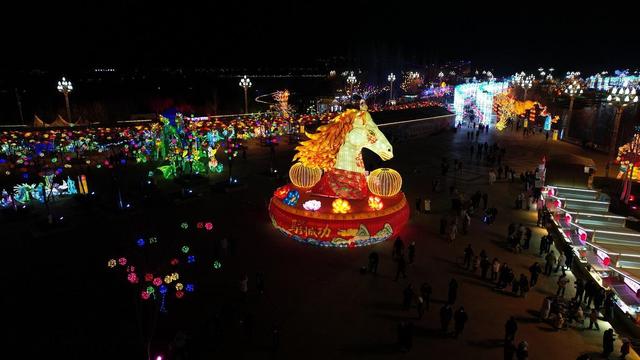 2天4万人次！花博园山海灯会热度持续升温