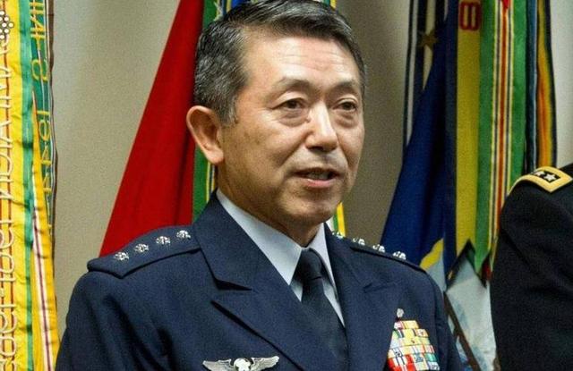 最后关头，高市被催谢罪	，中国发出第一道制裁令，辽宁舰逼近琉球