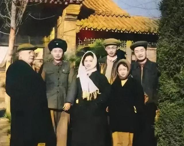 59年，陈毅回到四川老家，夫人张茜那年37岁，长相出众，气质非凡