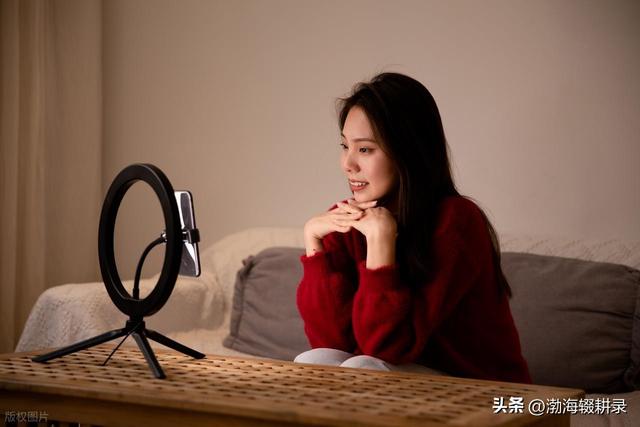 主播和刷客之间的关系，其实是刷的越多，距离越远