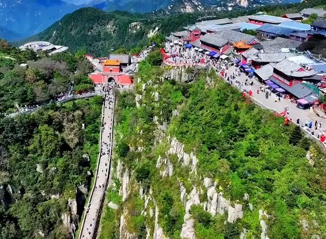 第一次爬泰山别乱走！门票、索道选择+路线安排全攻略