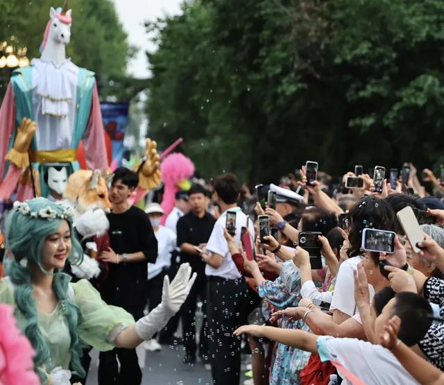 长春新民大街持续火爆！步步吸睛！盛况直击→