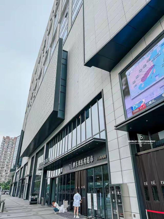上海游客第一次去胖东来，比网上传的更离谱，被吓到赶紧结账走人